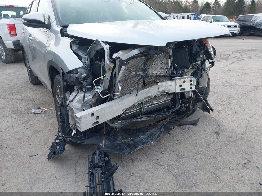 2019 Toyota Highlander VIN 5TDJZRFH4KS590151 IAAI salvage auction — FRONT END, Wait Title, sold $3,000 on 2026-07-23 (photo 6)