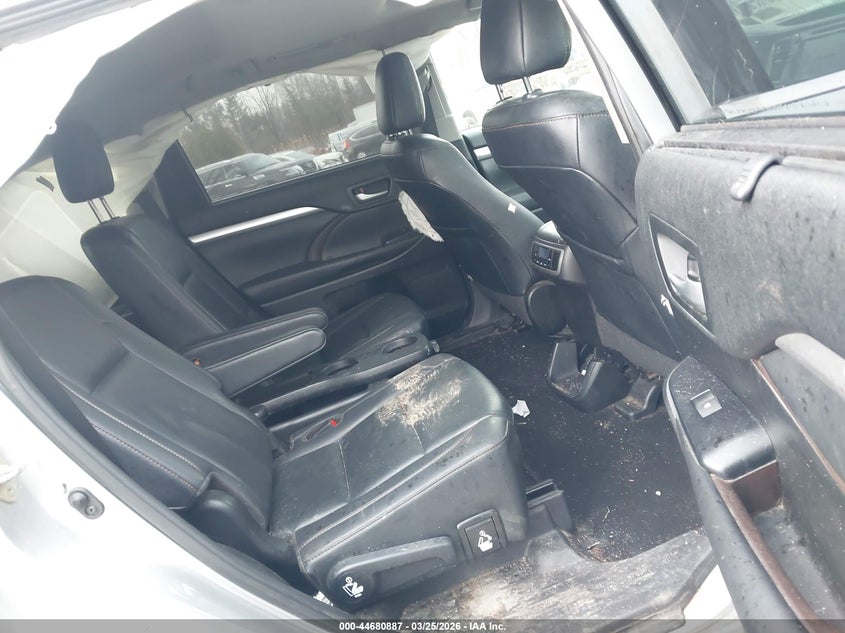 2019 Toyota Highlander VIN 5TDJZRFH4KS590151 IAAI salvage auction — FRONT END, Wait Title, sold $3,000 on 2026-07-23 (photo 8)