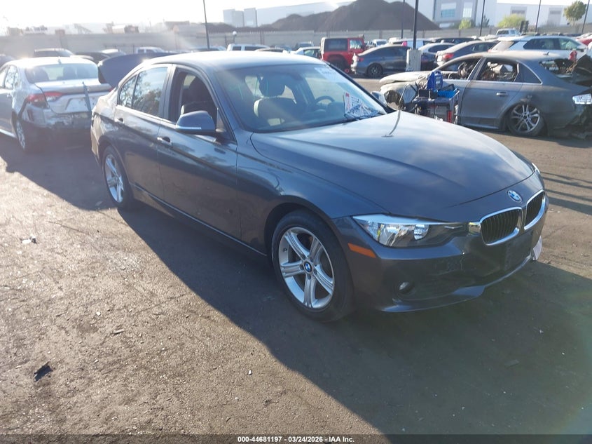 2014 BMW 3er VIN WBA3B1G52ENS79876 IAAI salvage auction — LEFT SIDE, Salvage Title, sold $2,200 on 2026-07-17 (photo 1)