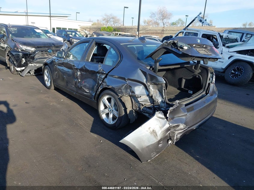 2014 BMW 3er VIN WBA3B1G52ENS79876 IAAI salvage auction — LEFT SIDE, Salvage Title, sold $2,200 on 2026-07-17 (photo 3)