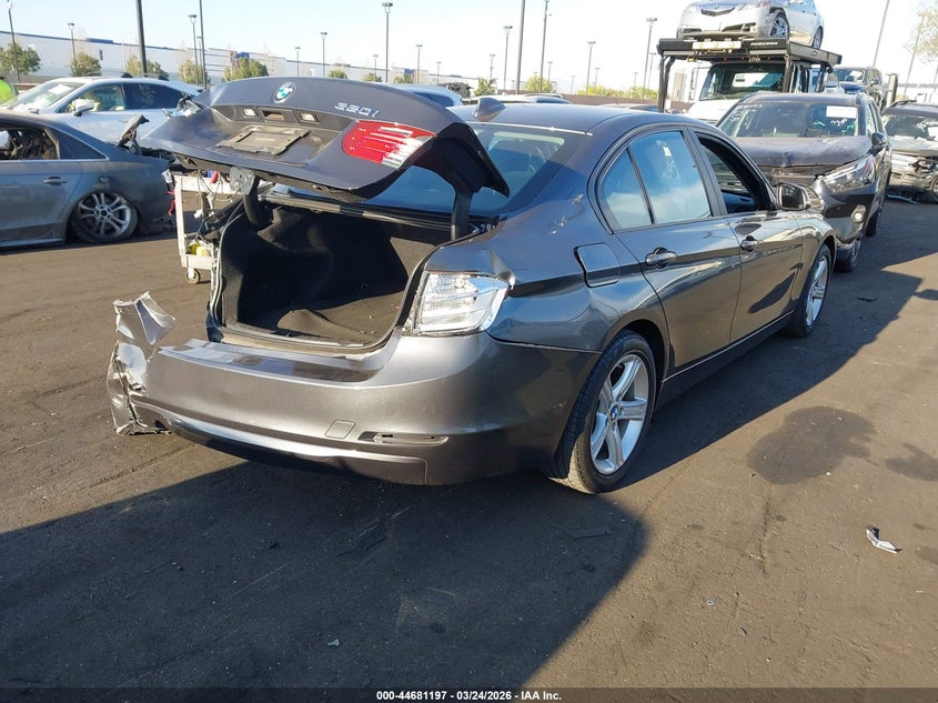 2014 BMW 3er VIN WBA3B1G52ENS79876 IAAI salvage auction — LEFT SIDE, Salvage Title, sold $2,200 on 2026-07-17 (photo 4)