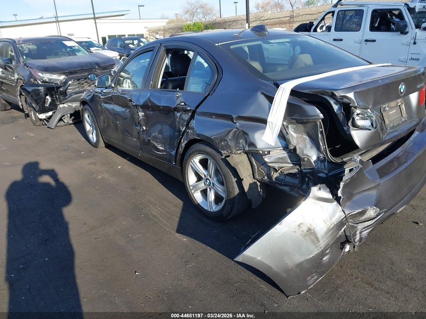 2014 BMW 3er VIN WBA3B1G52ENS79876 IAAI salvage auction — LEFT SIDE, Salvage Title, sold $2,200 on 2026-07-17 (photo 6)