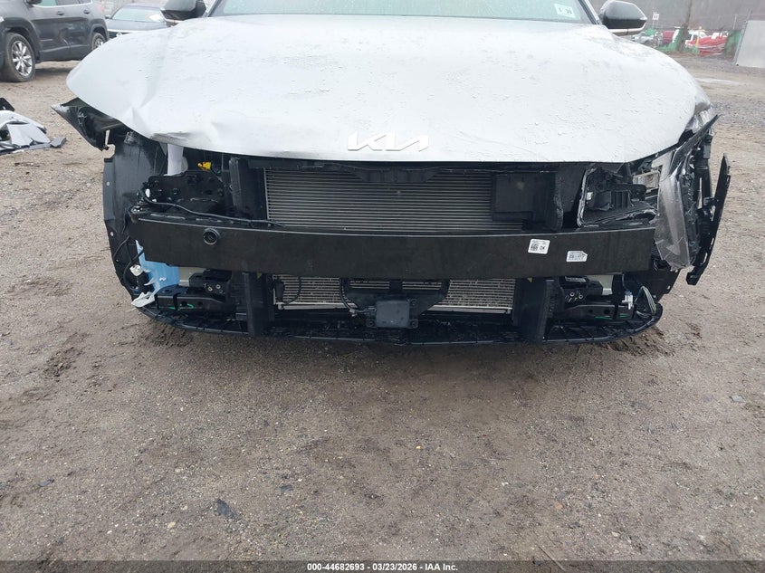 2025 Kia K4 VIN 3KPFW4DE2SE047112 IAAI salvage auction — FRONT END, Salvage (New Jersey), sold $8,400 on 2026-07-31 (photo 6)
