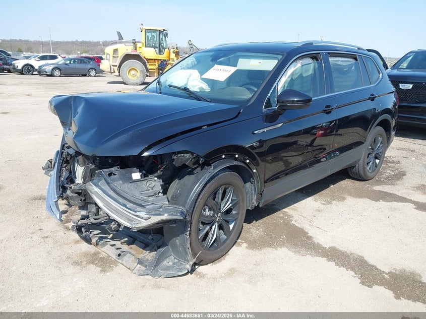 2024 Volkswagen Tiguan VIN 3VV3B7AX6RM185047 IAAI salvage auction — ENGINE DAMAGE, Wait Title, sold $3,800 on 2026-08-11 (photo 2)