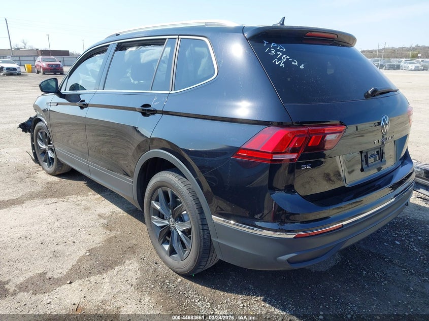 2024 Volkswagen Tiguan VIN 3VV3B7AX6RM185047 IAAI salvage auction — ENGINE DAMAGE, Wait Title, sold $3,800 on 2026-08-11 (photo 3)