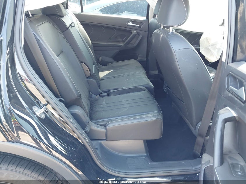 2024 Volkswagen Tiguan VIN 3VV3B7AX6RM185047 IAAI salvage auction — ENGINE DAMAGE, Wait Title, sold $3,800 on 2026-08-11 (photo 8)