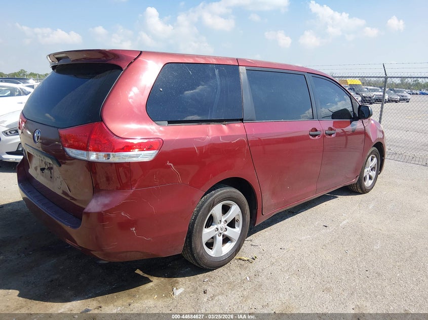 2012 Toyota Sienna VIN 5TDKA3DC6CS010660 IAAI salvage auction — FRONT END, Wait Title, sold $525 on 2026-07-28 (photo 4)