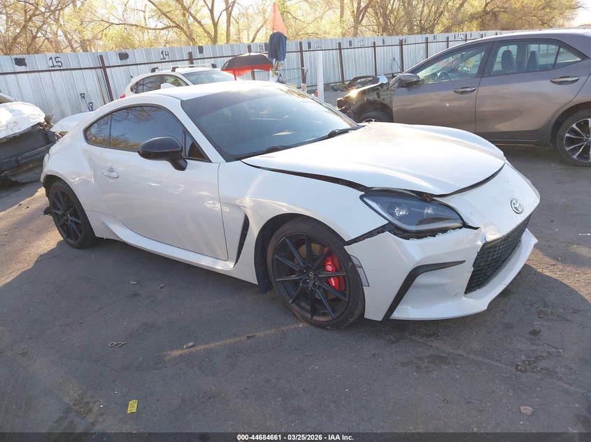 2025 Toyota Gr 86 VIN JF1ZNBE1XS8752272 IAAI salvage auction — FRONT & REAR, Wait Title, sold $25 on 2026-07-30 (photo 1)