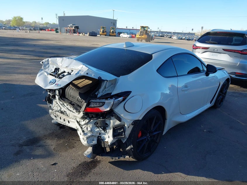 2025 Toyota Gr 86 VIN JF1ZNBE1XS8752272 IAAI salvage auction — FRONT & REAR, Wait Title, sold $25 on 2026-07-30 (photo 4)