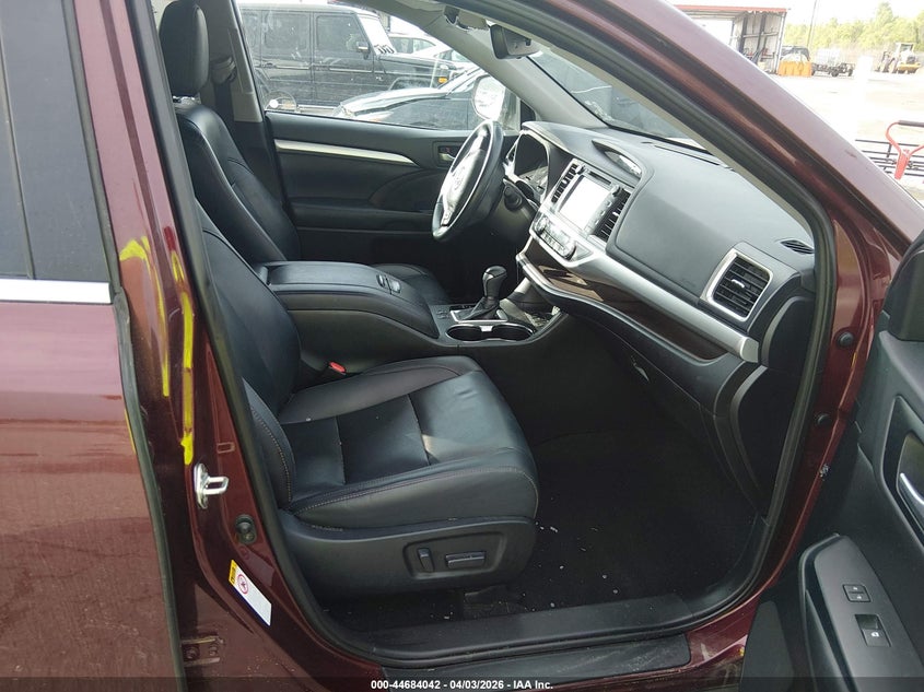 2019 Toyota Highlander VIN 5TDKZRFH5KS296035 IAAI salvage auction — FRONT END, Salvage (Louisiana), sold $10,000 on 2026-07-28 (photo 5)