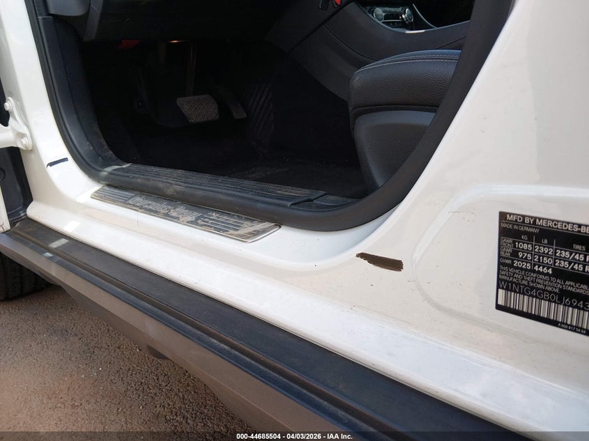 2020 Mercedes-benz Gla-klasse VIN W1NTG4GB0LJ694378 IAAI salvage auction — WATER/FLOOD, Wait Title, sold $3,750 on 2026-08-14 (photo 6)