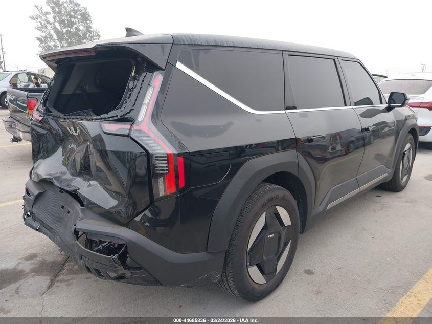2026 Kia Ev9 VIN 5XYAB5S14TG010997 IAAI salvage auction — REAR END, Wait Title, sold $18,300 on 2026-07-22 (photo 4)