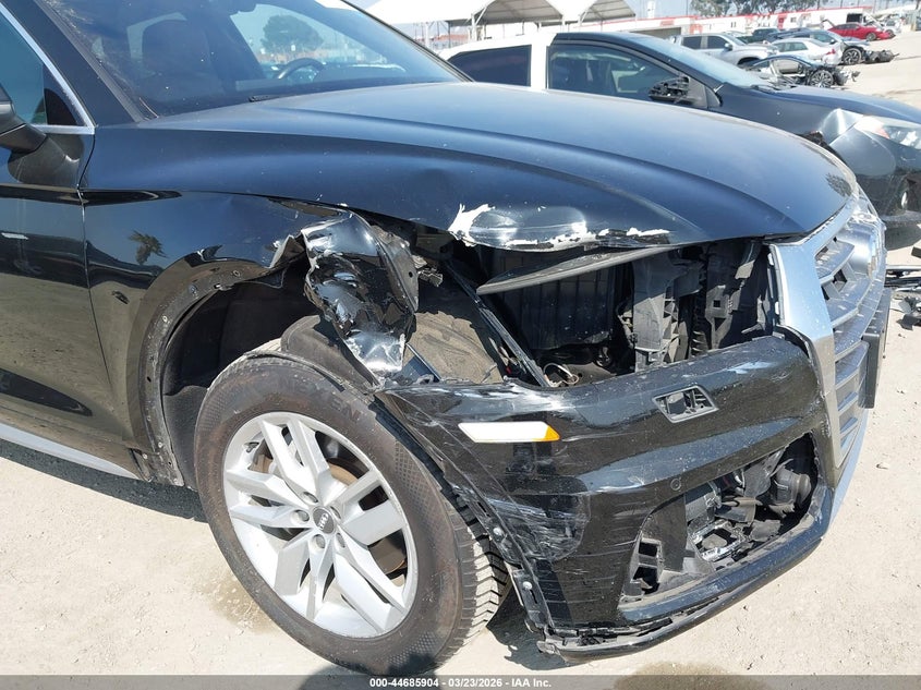 2020 Audi Q5 VIN WA1ANAFYXL2085084 IAAI salvage auction — RIGHT FRONT, Wait Title, sold $9,000 on 2026-07-29 (photo 6)