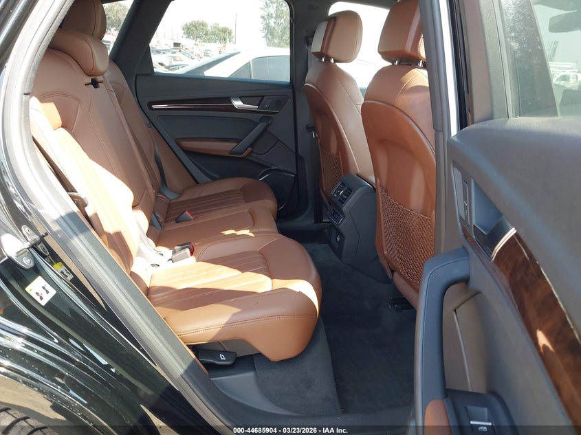 2020 Audi Q5 VIN WA1ANAFYXL2085084 IAAI salvage auction — RIGHT FRONT, Wait Title, sold $9,000 on 2026-07-29 (photo 8)