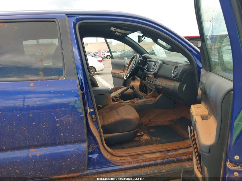 2023 Toyota Tacoma VIN 3TYCZ5AN5PT140678 IAAI salvage auction — WATER/FLOOD, Salvage (Hawaii), sold $7,825 on 2026-08-25 (photo 5)