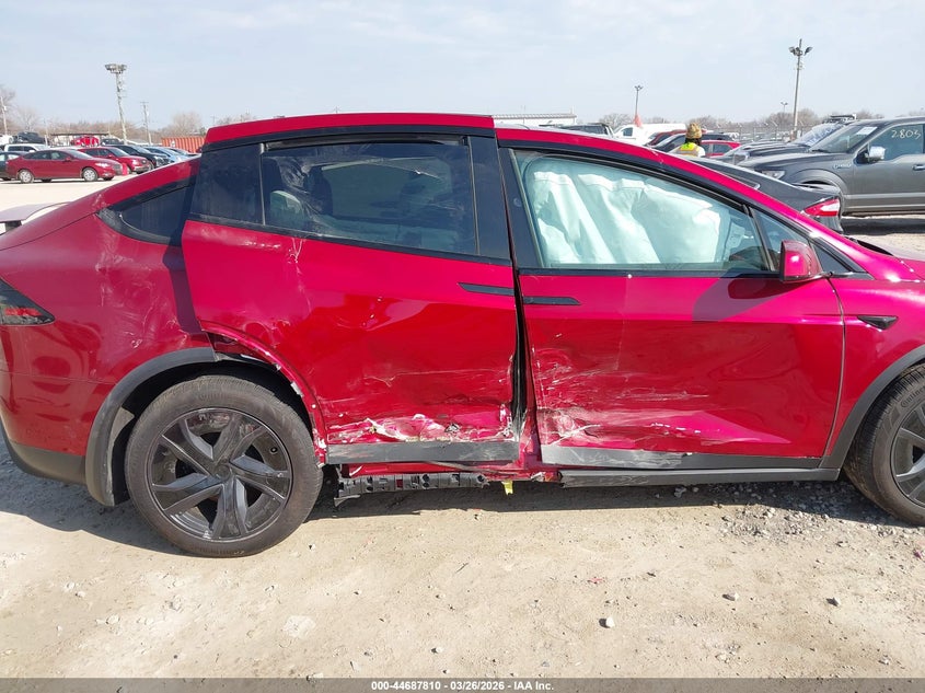 2026 Tesla Model x VIN 7SAXCBE53TF473535 IAAI salvage auction — RIGHT SIDE, Salvage (Illinois), sold $25,000 on 2026-07-07 (photo 6)