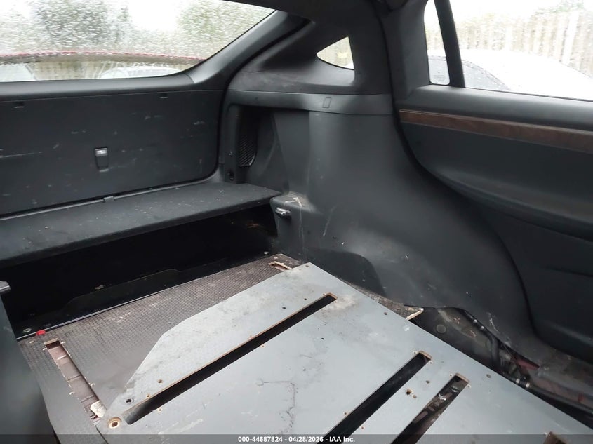 2019 Tesla Model x VIN 5YJXCDE44KF180418 IAAI salvage auction — LEFT SIDE, Salvage Title, sold $15,650 on 2026-07-20 (photo 7)