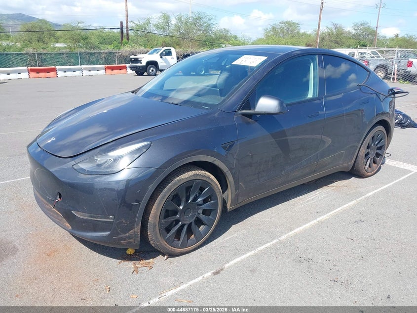 2024 Tesla Model y VIN 7SAYGAEE9RF118803 IAAI salvage auction — WATER/FLOOD, Bill Of Sale (Hawaii), sold $2,950 on 2026-07-30 (photo 2)