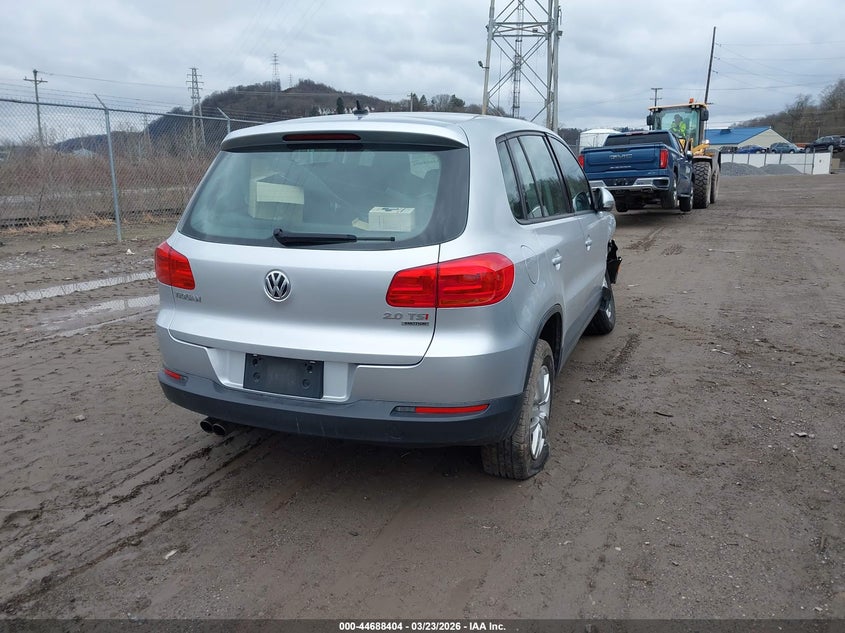 2014 Volkswagen Tiguan VIN WVGBV3AX5EW572186 IAAI salvage auction — SIDE, Salvage (Idaho), sold $450 on 2026-07-07 (photo 4)