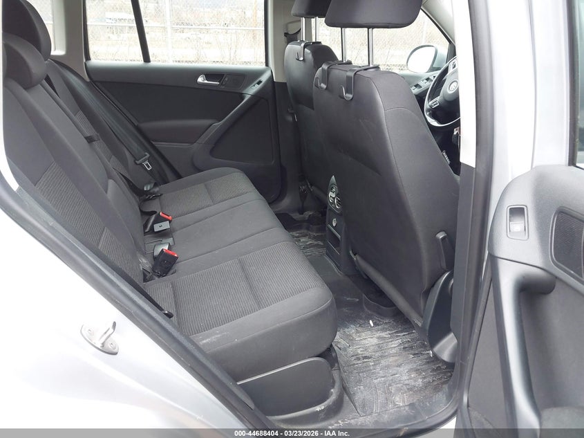 2014 Volkswagen Tiguan VIN WVGBV3AX5EW572186 IAAI salvage auction — SIDE, Salvage (Idaho), sold $450 on 2026-07-07 (photo 8)