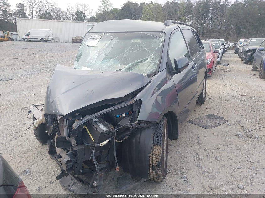 2008 Toyota Sienna VIN 5TDZK22C68S166083 IAAI salvage auction — RIGHT SIDE, Salvage (Georgia), sold $800 on 2026-07-07 (photo 2)