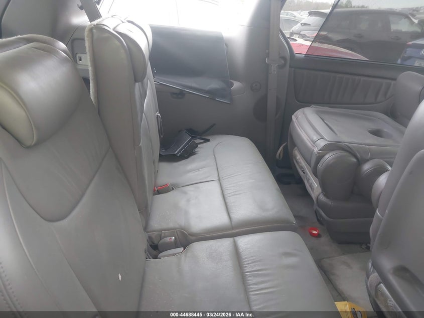 2008 Toyota Sienna VIN 5TDZK22C68S166083 IAAI salvage auction — RIGHT SIDE, Salvage (Georgia), sold $800 on 2026-07-07 (photo 8)