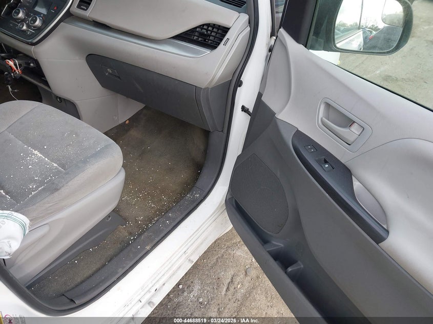 2015 Toyota Sienna VIN 5TDZK3DC2FS600838 IAAI salvage auction — FRONT END, Salvage (Georgia), sold $1,225 on 2026-07-08 (photo 5)
