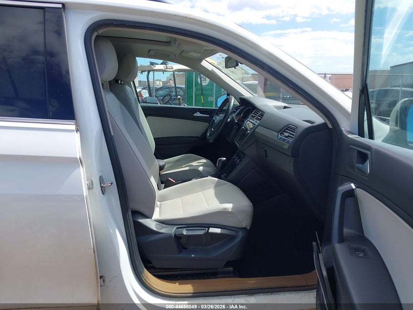2021 Volkswagen Tiguan VIN 3VV3B7AX5MM046049 IAAI salvage auction — WATER/FLOOD, Salvage (Hawaii), sold $2,550 on 2026-07-28 (photo 5)
