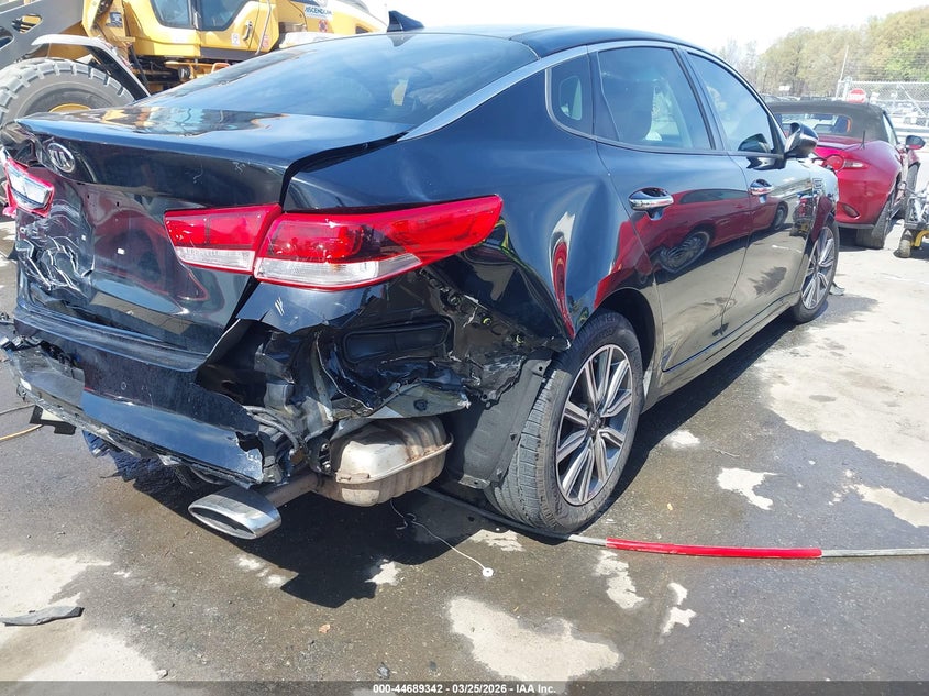 2019 Kia Optima VIN 5XXGT4L38KG300518 IAAI salvage auction — RIGHT SIDE, Wait Title, sold $1,200 on 2026-07-13 (photo 4)