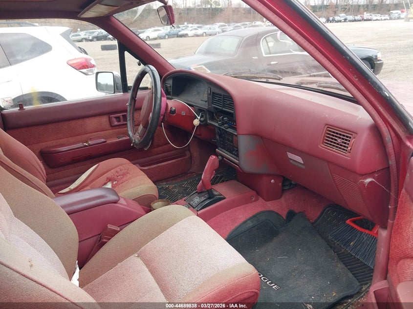 1989 Toyota Pickup VIN JT4VN13G1K5000794 IAAI salvage auction — FRONT & REAR, Clear (New York), sold $1,800 on 2026-07-28 (photo 5)