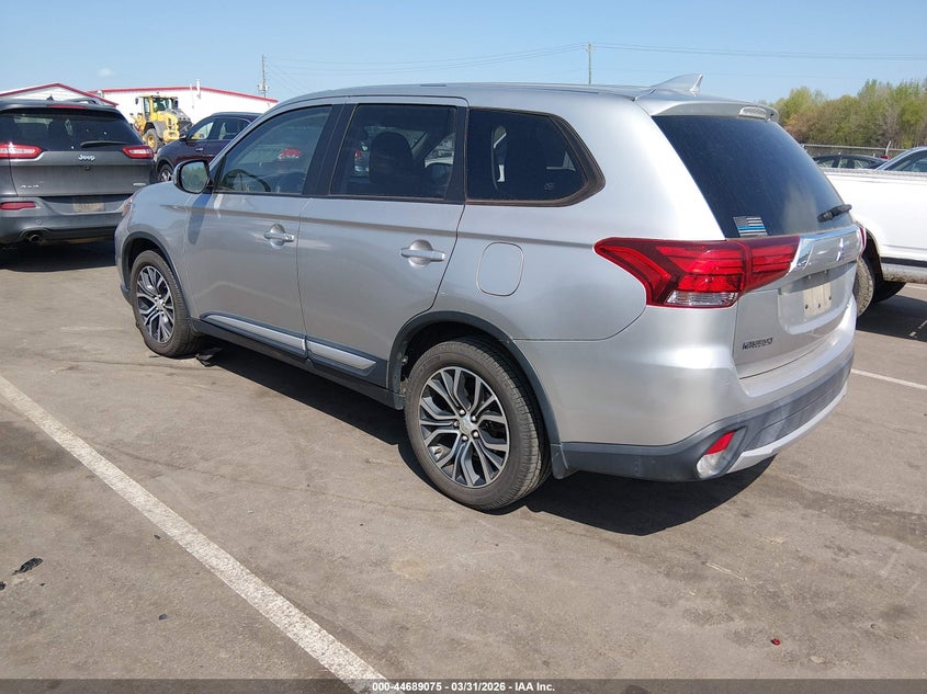 2018 Mitsubishi Outlander VIN JA4AD3A3XJZ071524 IAAI salvage auction — SIDE, Salvage (North Carolina), sold $3,150 on 2026-07-31 (photo 3)