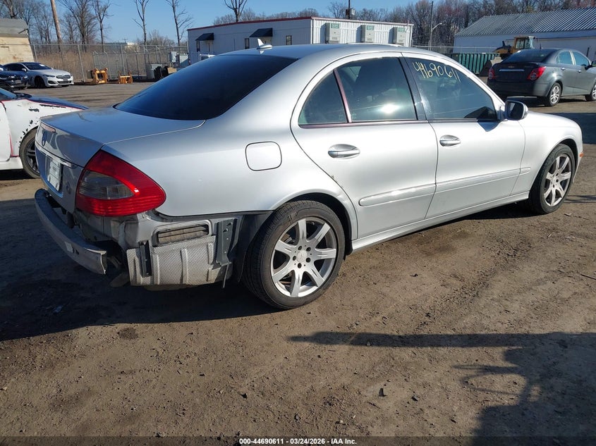 2008 Mercedes-benz E-klasse VIN WDBUF56X48B358749 IAAI salvage auction — REAR END, Salvage - Greater Than 75% (Maryland), sold $1,100 on 2026-07-07 (photo 4)