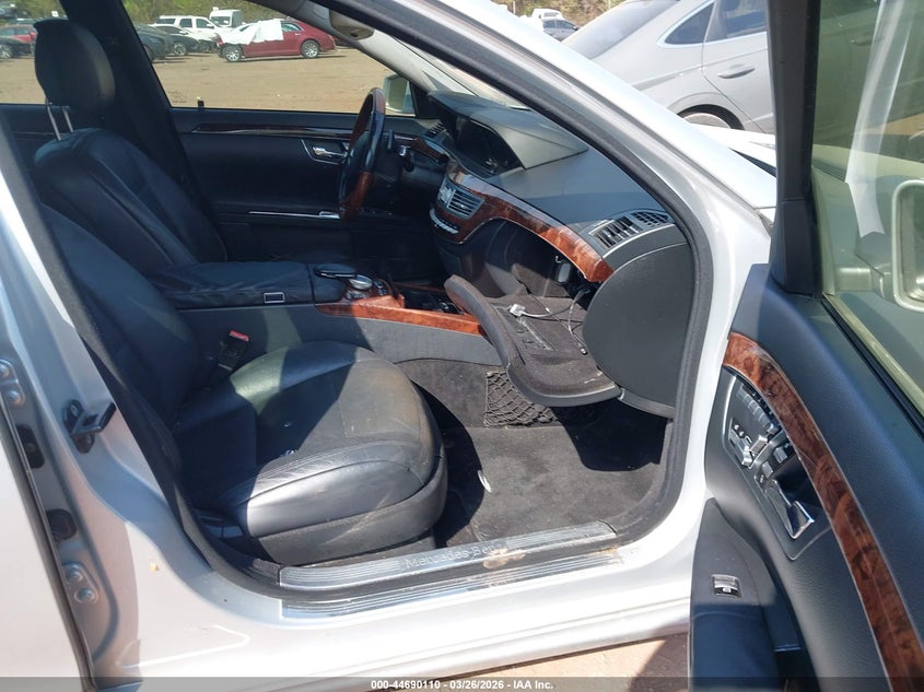 2011 Mercedes-benz S class VIN WDDNG7BB6BA410653 IAAI salvage auction — FRONT END, Salvage (Alabama), sold $825 on 2026-07-08 (photo 5)