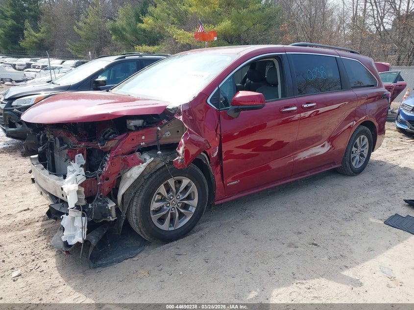 2021 Toyota Sienna VIN 5TDJRKEC4MS064134 IAAI salvage auction — FRONT END, Wait Title, sold $3,550 on 2026-07-29 (photo 2)