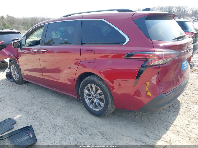 2021 Toyota Sienna VIN 5TDJRKEC4MS064134 IAAI salvage auction — FRONT END, Wait Title, sold $3,550 on 2026-07-29 (photo 3)