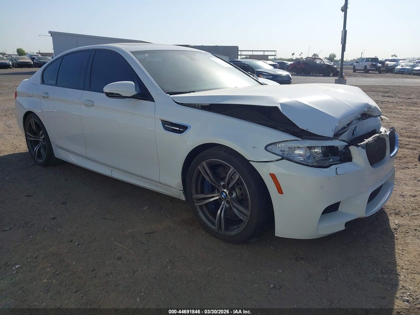 2013 BMW M5 VIN WBSFV9C57DD096952 IAAI salvage auction — FRONT END, Wait Title, sold $14,750 on 2026-08-04 (photo 1)