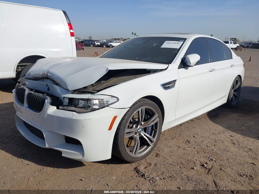 2013 BMW M5 VIN WBSFV9C57DD096952 IAAI salvage auction — FRONT END, Wait Title, sold $14,750 on 2026-08-04 (photo 2)