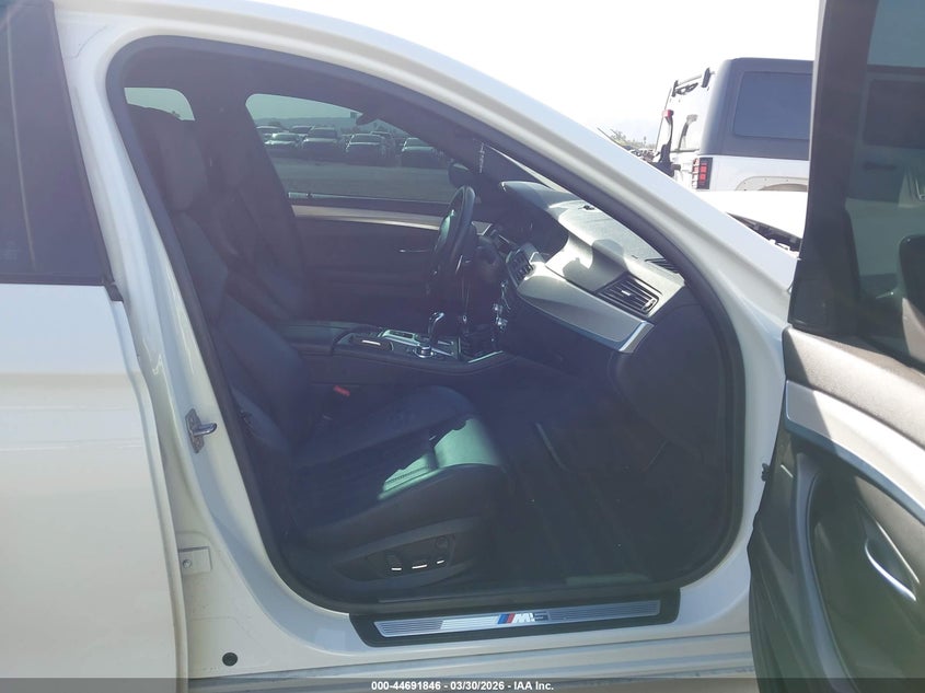 2013 BMW M5 VIN WBSFV9C57DD096952 IAAI salvage auction — FRONT END, Wait Title, sold $14,750 on 2026-08-04 (photo 5)
