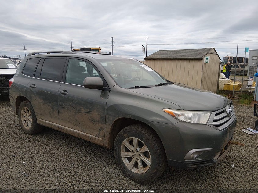 2013 Toyota Highlander VIN 5TDBK3EH4DS237886 IAAI salvage auction — LEFT SIDE, Salvage (Oregon), sold $2,850 on 2026-07-13 (photo 1)