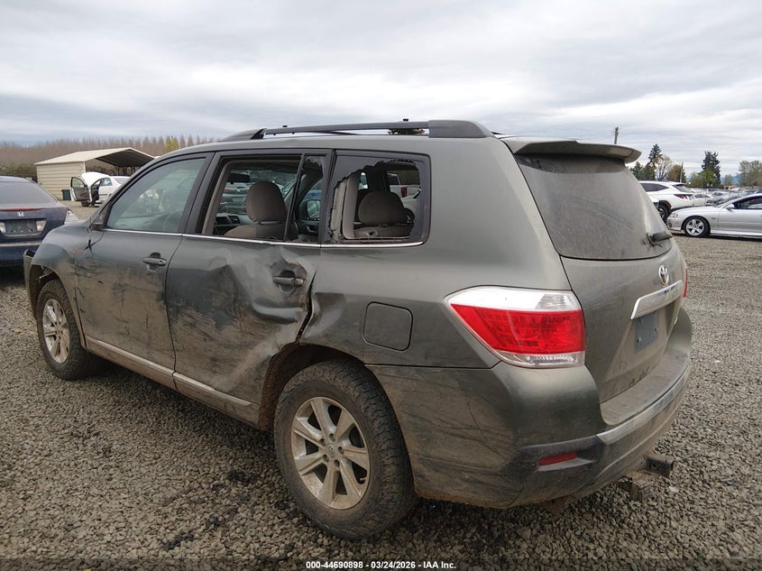 2013 Toyota Highlander VIN 5TDBK3EH4DS237886 IAAI salvage auction — LEFT SIDE, Salvage (Oregon), sold $2,850 on 2026-07-13 (photo 3)
