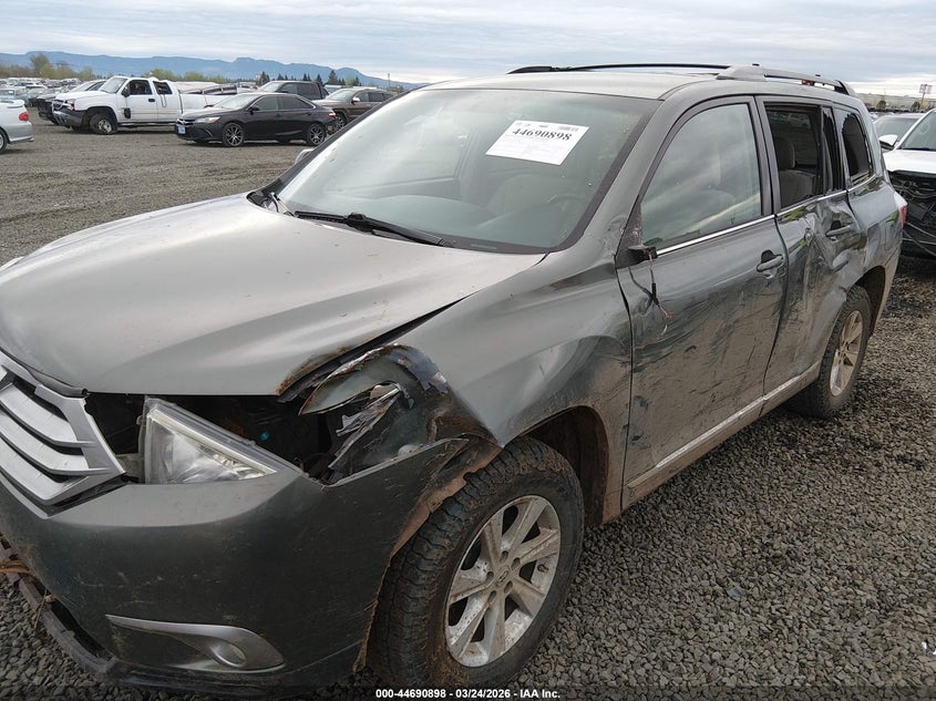 2013 Toyota Highlander VIN 5TDBK3EH4DS237886 IAAI salvage auction — LEFT SIDE, Salvage (Oregon), sold $2,850 on 2026-07-13 (photo 6)