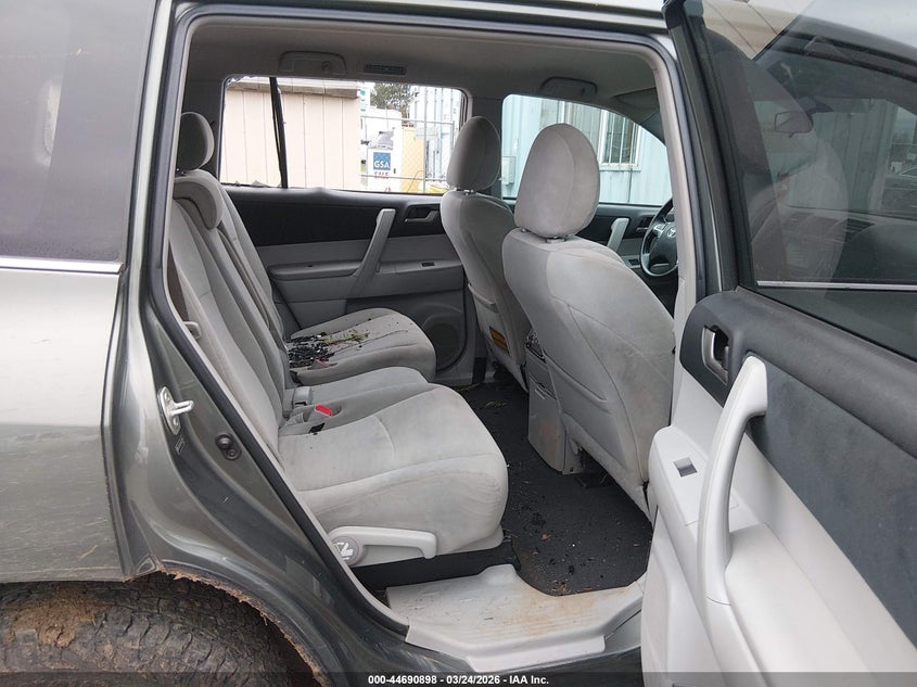 2013 Toyota Highlander VIN 5TDBK3EH4DS237886 IAAI salvage auction — LEFT SIDE, Salvage (Oregon), sold $2,850 on 2026-07-13 (photo 8)