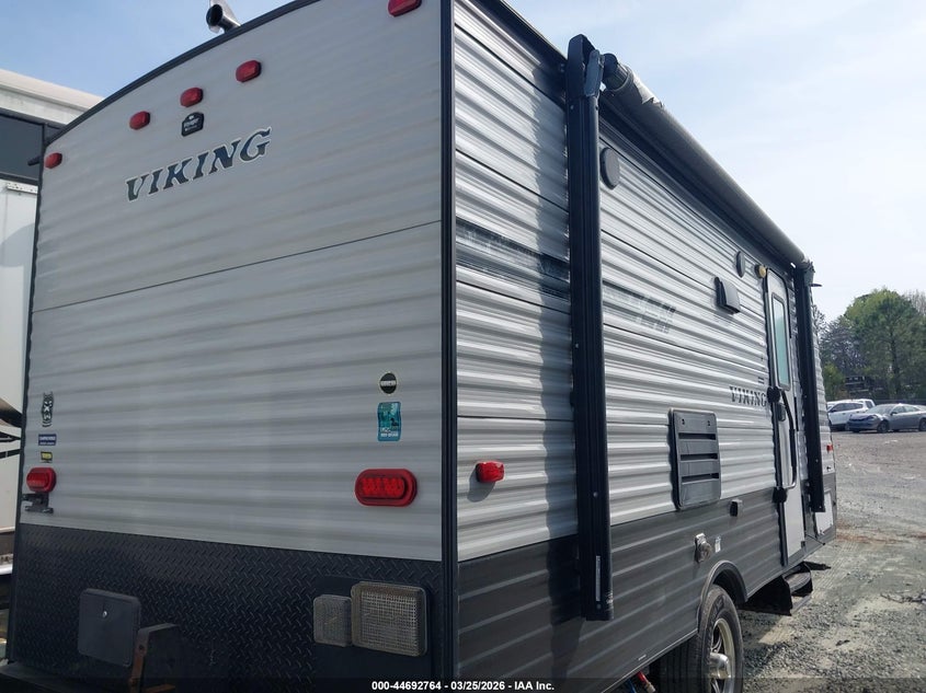 2019 Forest river Vikings VIN 5ZT2VWGC6KJ122709 IAAI salvage auction — WATER/FLOOD, Salvage (North Carolina), sold $1,700 on 2026-07-16 (photo 4)