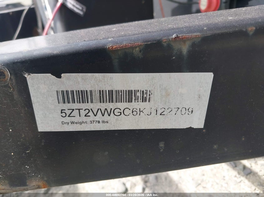 2019 Forest river Vikings VIN 5ZT2VWGC6KJ122709 IAAI salvage auction — WATER/FLOOD, Salvage (North Carolina), sold $1,700 on 2026-07-16 (photo 9)