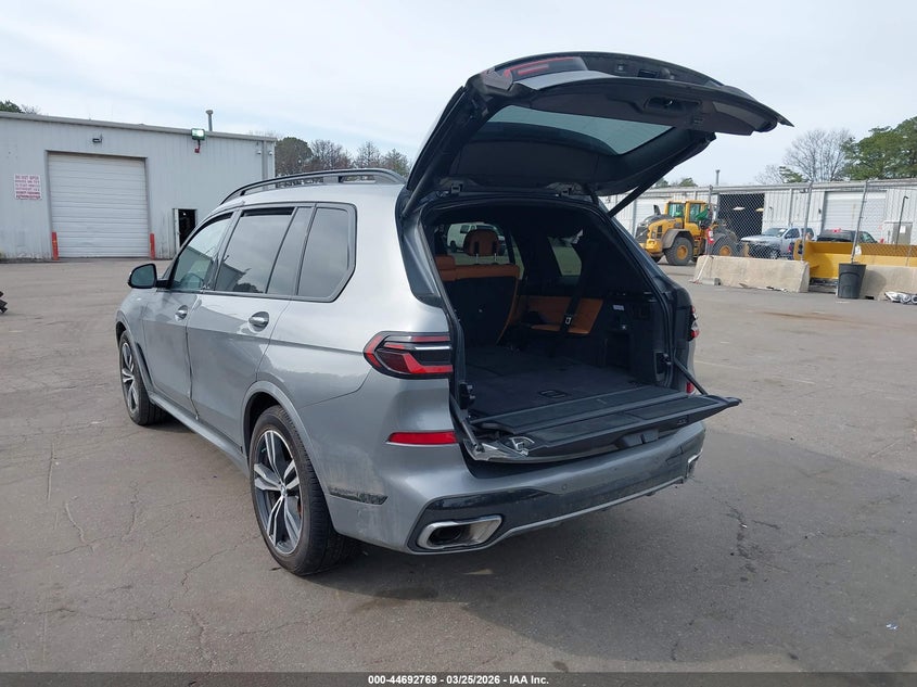 2024 BMW X7 VIN 5UX23EM04R9S76938 IAAI salvage auction — RIGHT FRONT, Wait Title, sold $40,050 on 2026-07-14 (photo 3)