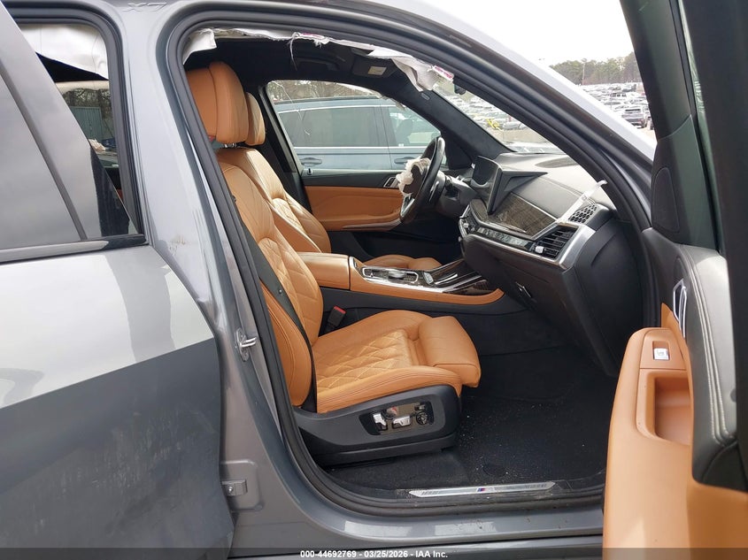 2024 BMW X7 VIN 5UX23EM04R9S76938 IAAI salvage auction — RIGHT FRONT, Wait Title, sold $40,050 on 2026-07-14 (photo 5)