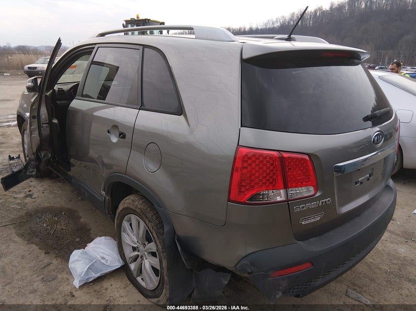 2011 Kia Sorento VIN 5XYKUCA14BG076887 IAAI salvage auction — SIDE, Salvage (West Virginia), sold $950 on 2026-07-29 (photo 3)