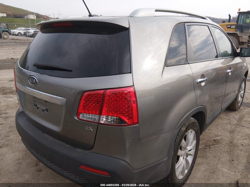 2011 Kia Sorento VIN 5XYKUCA14BG076887 IAAI salvage auction — SIDE, Salvage (West Virginia), sold $950 on 2026-07-29 (photo 4)
