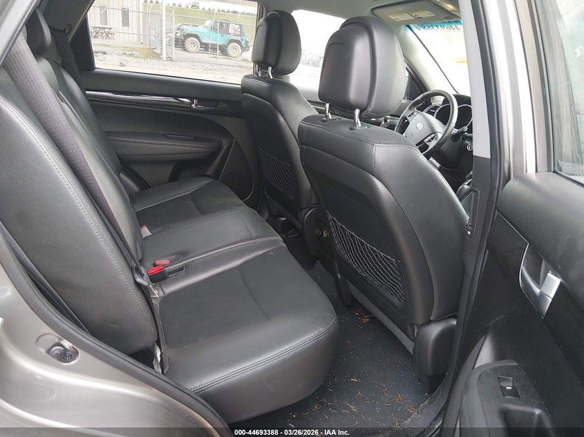 2011 Kia Sorento VIN 5XYKUCA14BG076887 IAAI salvage auction — SIDE, Salvage (West Virginia), sold $950 on 2026-07-29 (photo 8)