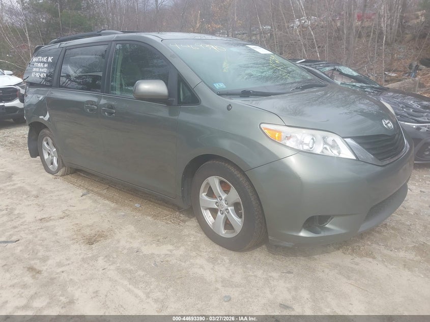 2012 Toyota Sienna VIN 5TDKK3DCXCS212687 IAAI salvage auction — REAR END, Wait Title, sold $1,050 on 2026-07-14 (photo 1)